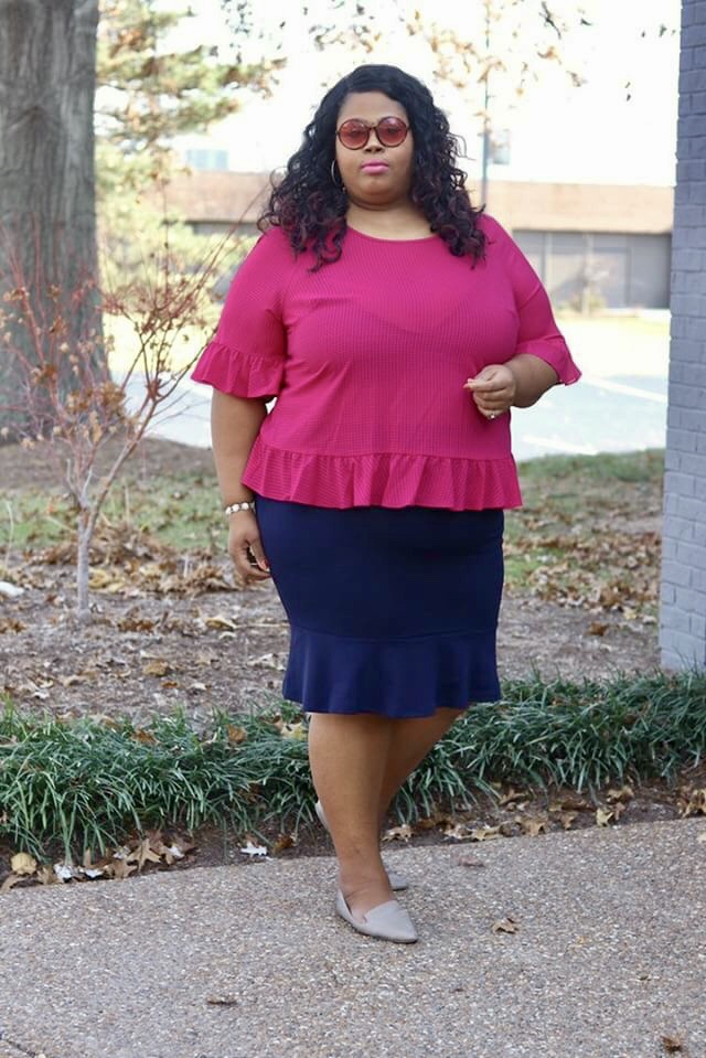 Plus size office wear from Shein, navy ruffle skirt, saint louis photography, Saint louis blogger, saint louis influencer, topblogger, top influencer, women in tech, top marketing consultant, top product manager, women of color in tech